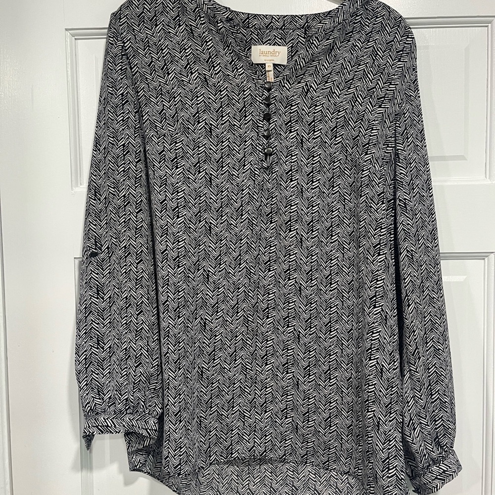 Laundry By Shelli Segal Black and White 3/4 Sleeve Buttoned Blouse